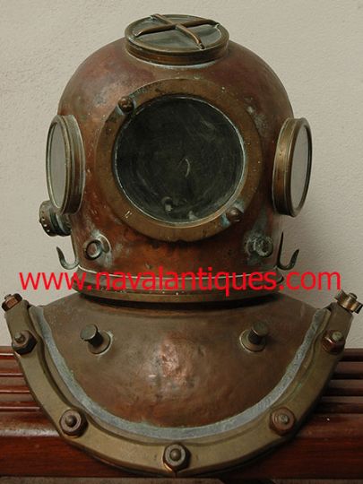 Charles petit dive helmet